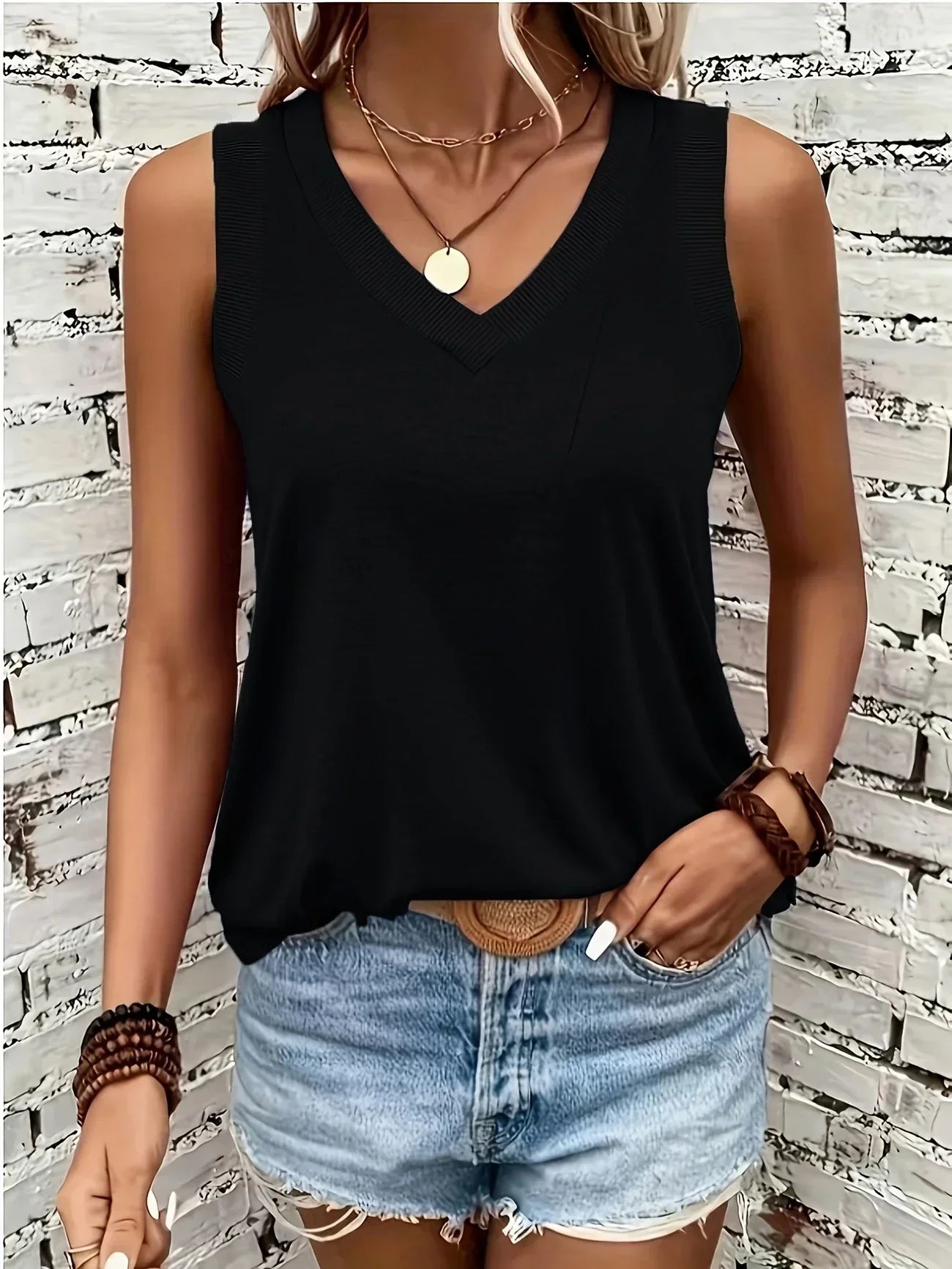Jezzy - Breathable V-Neck And Sleeveless Top